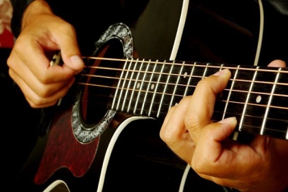 Lớp Guitar Fingerstyle Quận 7 – Lựa Chọn Chuyên Nghiệp Cho Người Yêu Guitar Hiện Đại